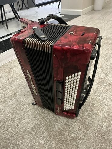 караоке микрафон: Аккордеон Weltmeister Meteor, 3/4. Состояние нового,мех красный! -