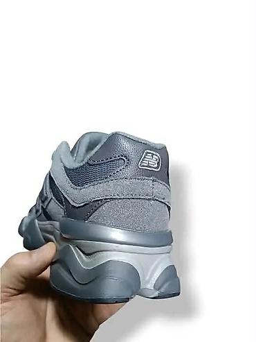 lude kucne papuce: New Balance / NB 9060 / 2026

Vel. : 36-41
Cena: 3800 din — 2