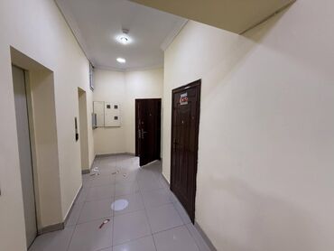 Ofislər: Obyekt azadligla vagifin kesishmesinde yerleshir 22/3 10 otaq 223 kv — 3