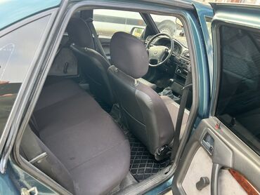 Opel: Opel Vectra: 2 l | 1994 il 300303 km Sedan — 3