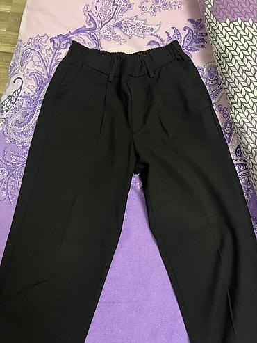 bos salvarlar: BERSHKA Qara klassik şalvar
cox bos model deyil 
Xs (xxs e de geder) — 1