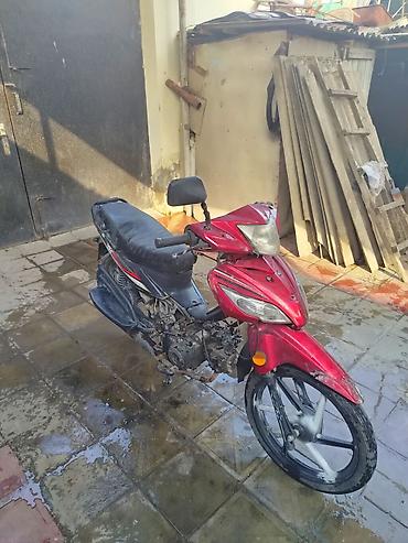 moto bot: Moto-skuter tipli benzinli motosiklet (step-thru/kub model) — 2