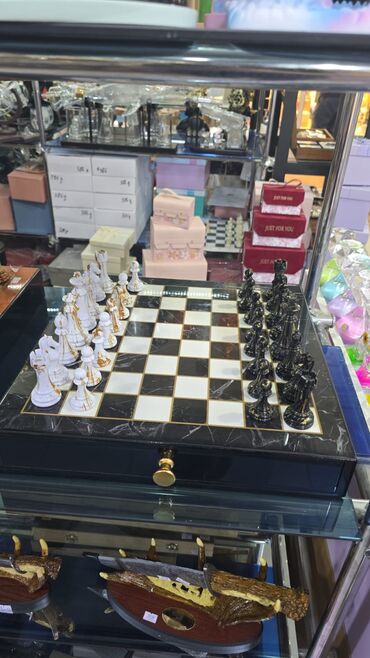 Futlyarlar, çexollar: Sahmatlar.muxtelif.
 yenidir.qiymetler ferqlıdir — 19