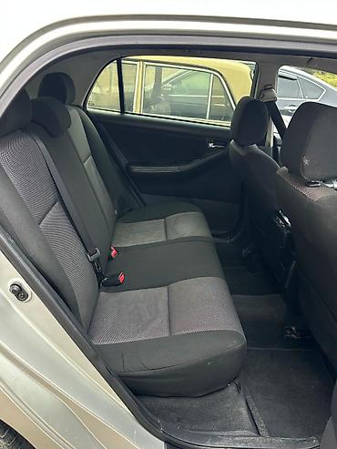 Toyota: Toyota Corolla hatchback (E120), gümüşü rəng. - Kuzov: 5 qapılı — 12