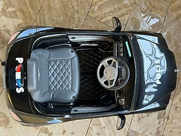 Uşaq üçün elektrik maşınları: Qara rəngdə, uşaqlar üçün nəzərdə tutulmuş "Bentley" markalı elektrik — 10