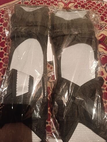 Нитриловые перчатки: Məhsul: Dizlik üçün güc artıran elastik dəstək (2 ədəd) Təsvir: -