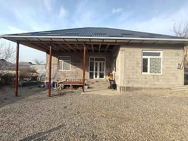 Продажа барачных домов: Ишкаванда Ак завод 38 сатылат квартирага алмашуу жолу бар ГАЗ СУУ СВЕТ — 1