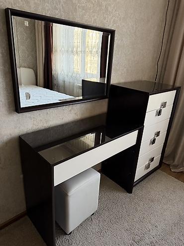 Спальные гарнитуры: Спальный гарнитур, Б/у, Двуспальная кровать, Белоруссия, Самовывоз, цвет - Черный — 1