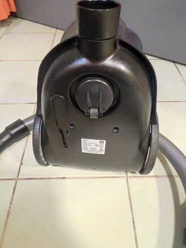 Kese za usisivače: Usisivac PHILIPS bez kese dobar kompletan 

Mirjevo — 9