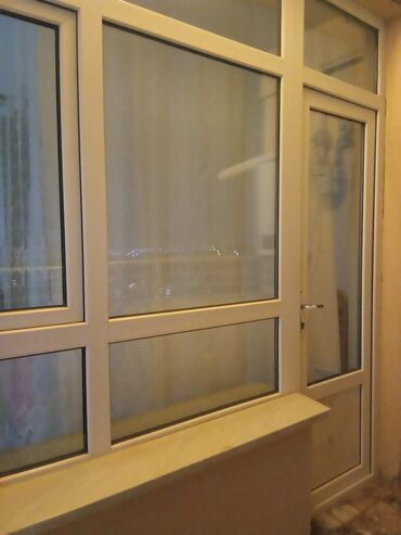 Tavan: İşlənmiş İki qat şüşə paketi Plastik pəncərə, Еni: 168 sm, Uzunluğu: 2 sm