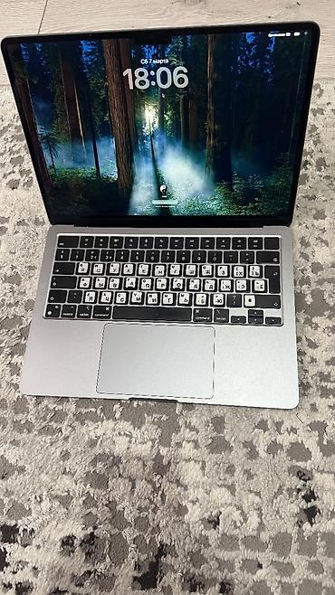Ноутбуки Apple (MacBook): Apple MacBook Air 13.6" (2022) на чипе Apple M2 Ключевые — 5