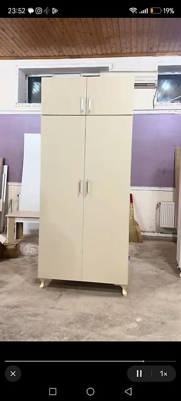 İki bölməli, üst hissəsi ayrıca dolablı paltar şkafı - Material: açıq