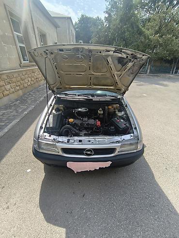Opel Astra: 1.8 l | 1994 il 475621 km Sedan lalafo.az -da Opel Astra: 1.8 l | 1994 il 475621 km Sedan
