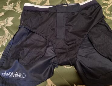 İdman formaları: Üzmək üçün şort-plavki, Calvin Klein, ölçü S, Madrid-İspan, təzə, 3 — 6