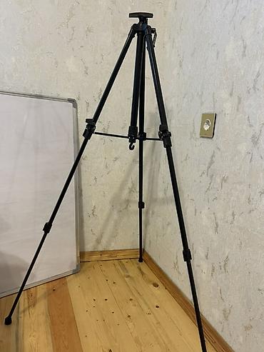 markerler: Lövhə və tripod səliqəli vəziyyətdədir,heç bir problemi yoxdur. Ölçüsü — 2