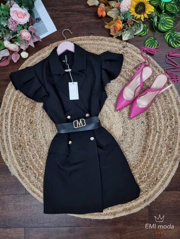 Haljine: 2700 na lalafo.rs — 2 Haljine: 2700 — 2