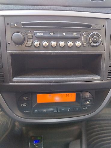 Citroen: Citroen C3: 2006 г., 1.4 л, Робот, Бензин, Хэтчбэк — 17