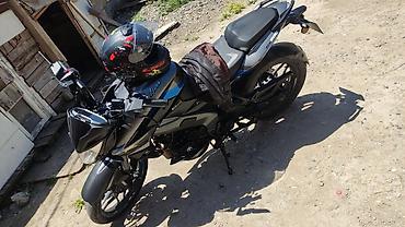bajaj pulsar: Bajaj 200 sm3, 2024 il — 2