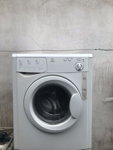 продаю стиральная машинка: Стиральная машина Indesit, Б/у, Автомат, До 5 кг, Компактная