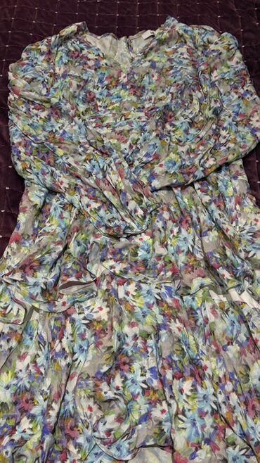 Gündəlik donlar: Çiçək naxışlı, yüngül və axıcı şifon don. - Rənglər: mavi, yaşıl