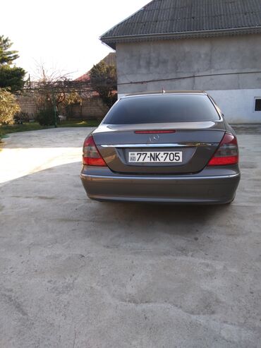 Mercedes-Benz: Mercedes-Benz E 220: 2.2 l | 2008 il Sedan — 18