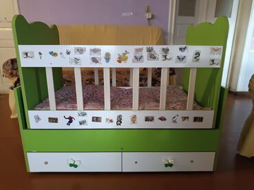 Детская мебель: Для мальчика, Колыбель, Б/у, Без матраса, С выдвижными ящиками
