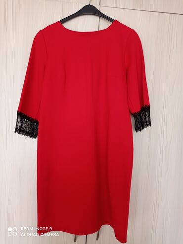 красное платье: Платье-футляр. Размер 46-48. Из плотного добротного материала