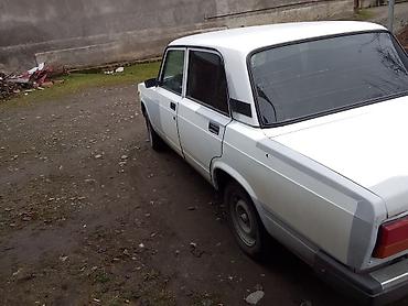 VAZ (LADA): VAZ 2107, ağ rəng, sedan kuzov. Xarici görünüş: - Klassik 2107 — 4