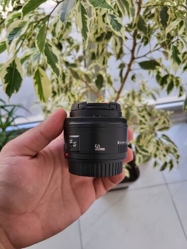 Canon 50mm f/1.8 - Lens az istifadə olunub, yaxşı vəziyyətdədir -