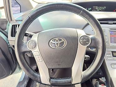 prius plus: Toyota Prius: 2015 г., 1.8 л, Автомат, Гибрид, Хэтчбэк — 9