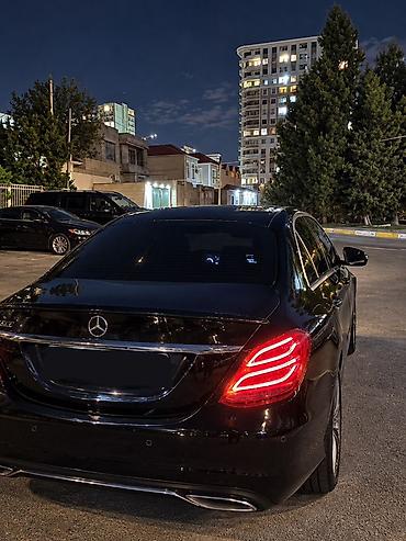 mercedes panel: Mercedes-Benz C-Class: 2 l | 2017 il Sedan — 3