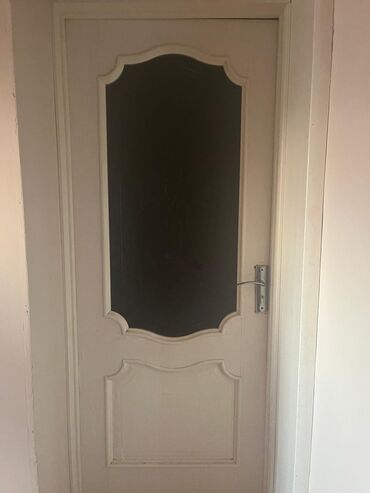 Otaq qapıları: 4 eded qapi olcu 80/205 cercive var satilir birlikde 220azn Qala