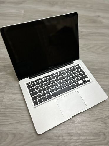 Ноутбук, Apple, 8 ГБ ОЗУ, Intel Core i5, Б/у, Для работы, учебы, память SSD