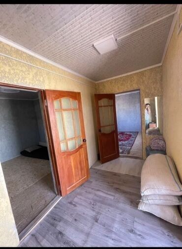 сдам полдома на длительный срок: 35 кв. м, 1 бөлмө, Жертөлө, ороо, Забор, тосулган