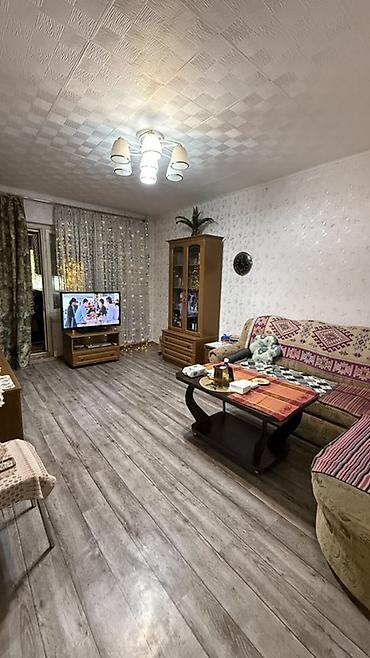 1: 3 комнаты, 69 м², 106 серия, 1 этаж, Старый ремонт — 1