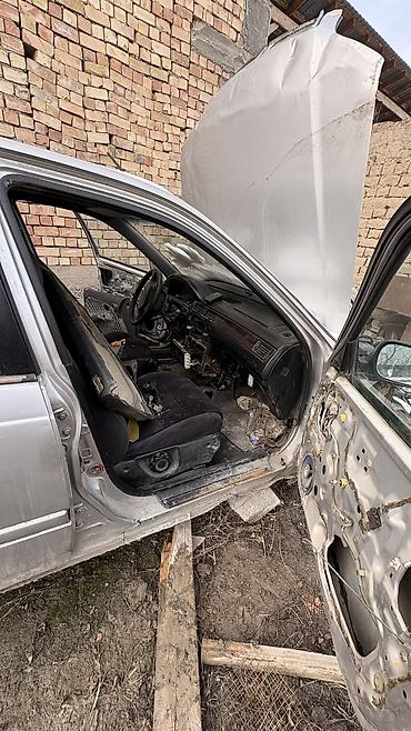 Honda: Honda Civic: 1999 г., Седан — 3