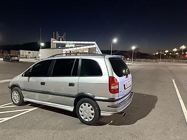жеңил машина: Opel Zafira: 2000 г., 1.8 л, Кол менен иштөөчү, Бензин, Вэн/Минивэн — 5