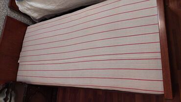 Çarpayılar: Təknəfərlik çarpayı, Bazasız, Matras ilə, Rumıniya -da lalafo.az — 8 Çarpayılar: Təknəfərlik çarpayı, Bazasız, Matras ilə, Rumıniya — 8