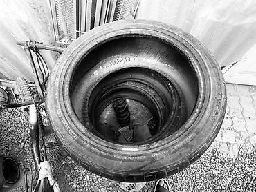 12 20: Шины 255 / 40 / R 18, Лето, Б/у, Комплект, Легковые, Roadstone — 1