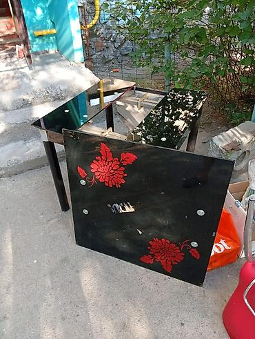 Разборный стол из каленого стекла + 3 стула - Стол: столешница из