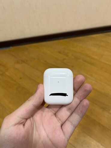 bultuzlu nausnik: AirPods 2 with Wireless Case Ideal veziyyetdedir, original, amma