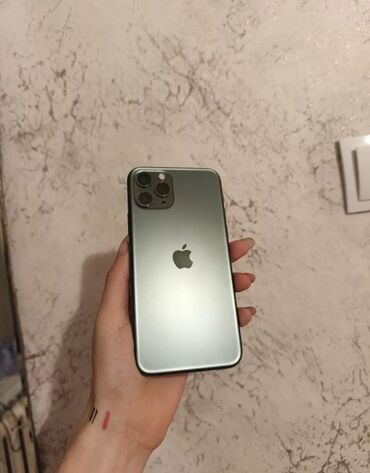 большой телефон: IPhone 11 Pro, Б/у, 256 ГБ, Matte Gold, Наушники, Зарядное устройство, Защитное стекло, 78 %