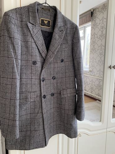 %D0%B2%D0%B8%D0%BD%D1%82%D0%B0%D0%B6%D0%BD%D1%8B%D0%B5 %D0%BE%D0%B4%D0%B5%D0%B6%D0%B4%D1%8B: Мужское пальто Pierre Karpin Exclusive - Двубортный крой на 6 пуговиц