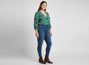 bluzki w serek plus size: Boden, Жіноча блуза, розмір 5XL