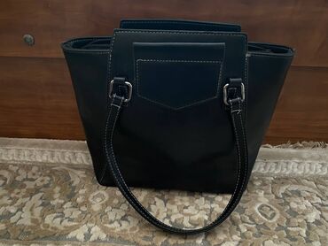 черные женские сумки: Продам женскую сумку б/у в отличном состоянии