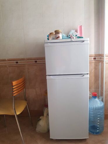 i̇şlenmiş soyducu: Б/у Двухкамерный Biryusa Холодильник цвет - Белый