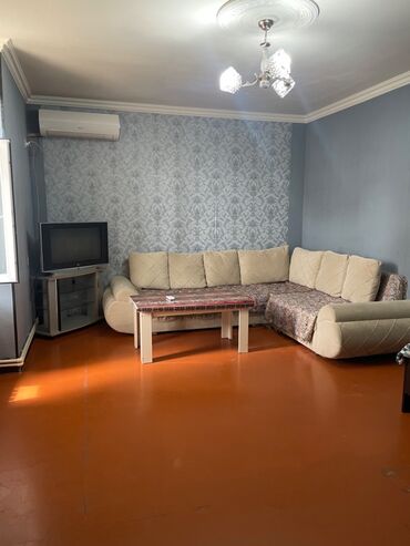 mingecevir ev elanlari: Montinde weker bala uwaq baxcasinin yaninda 2 otaqli heyet evi kiraye
