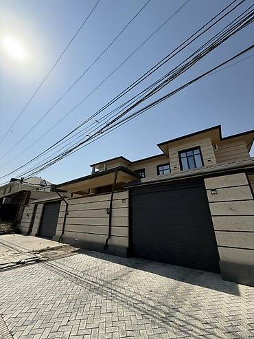 Продажа коттеджей и домов: 6 комнат и более, 300 м², 3 соток, Бишкек, Риэлтор — 31