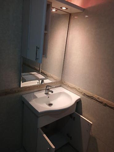 Hamam dolabları: Hamam üçün kompakt lavabo mebeli dəsti - Aşağı dolablı seramik — 1
