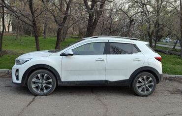 битая машина: Окончательно!!!Белый кроссовер Kia, предположительно модели Stonic, с